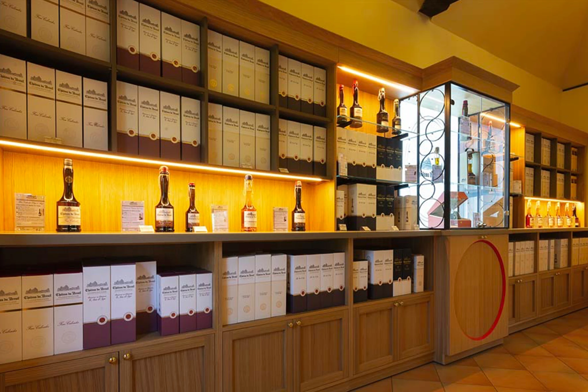 Cave à vin, présentoir bouteilles de vin par Shop Concept